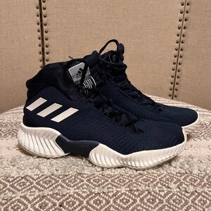 Adidas navy basketball shoes size 7 men’s
